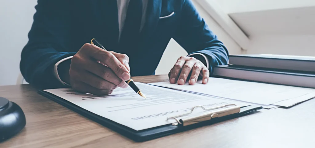What types of contracts are covered under UAE Labour Law
