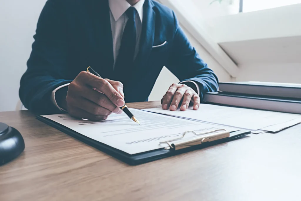 What types of contracts are covered under UAE Labour Law