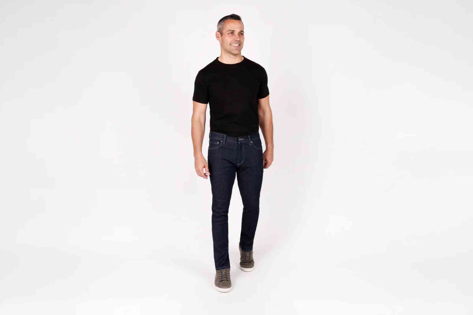How to Dress Up Basic Jeans and T-Shirt