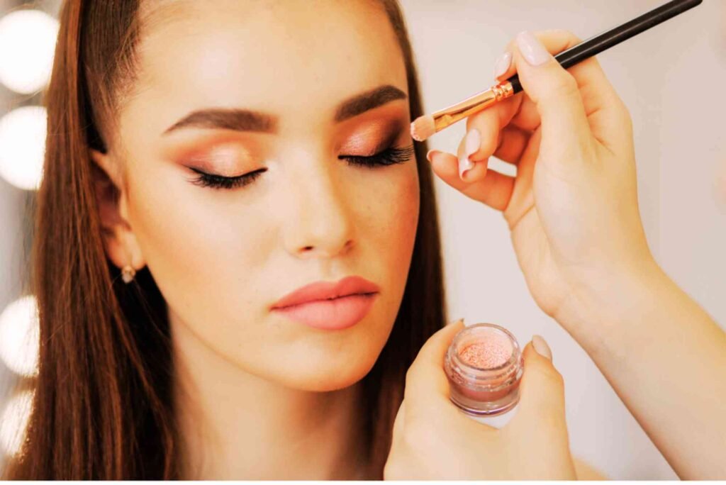 Top Eye Makeup Trends Dominating 2025